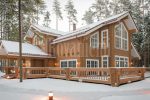 Helios – Luxurious modern wooden cottage by Rovaniemi Log House
