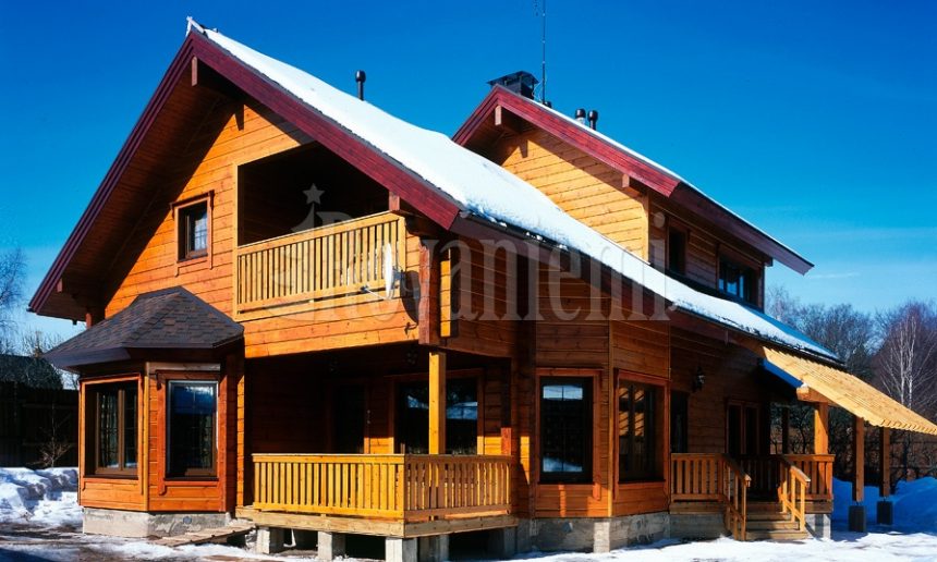 Lapland compact and functional Finnish cottage by Rovaniemi Log House