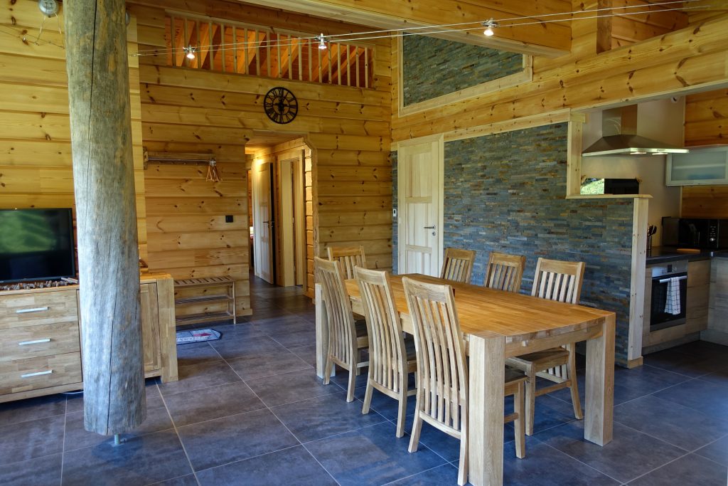 Chalet en bois moderne dans les Vosges avec Napapiiri Chalets par Aito ...